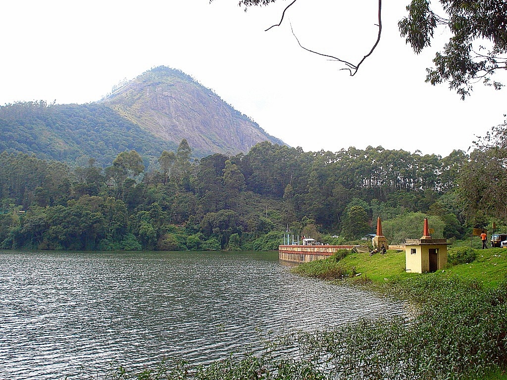 Kundala Lake: A Serene Gem in Munnar
